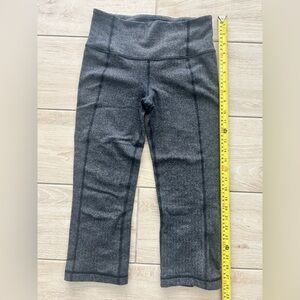 Lululemon Cropped Leggings - size 6